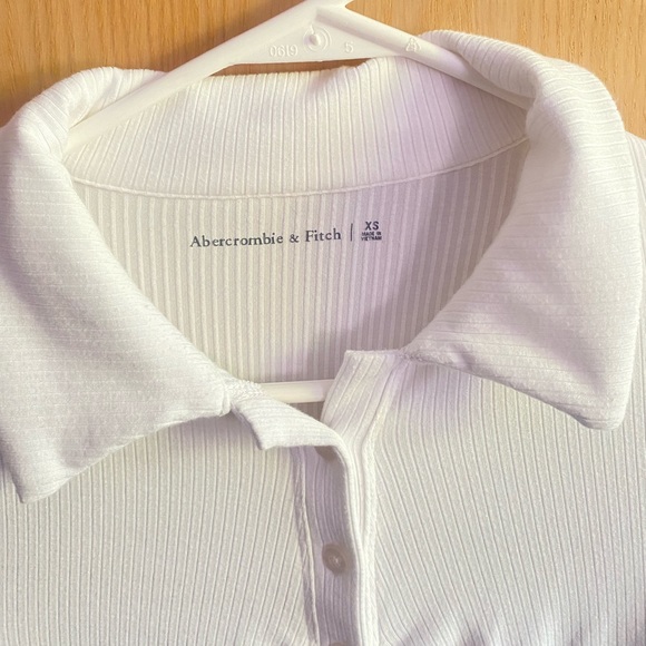 White Button Down Top from Abercrombie - Picture 3 of 3